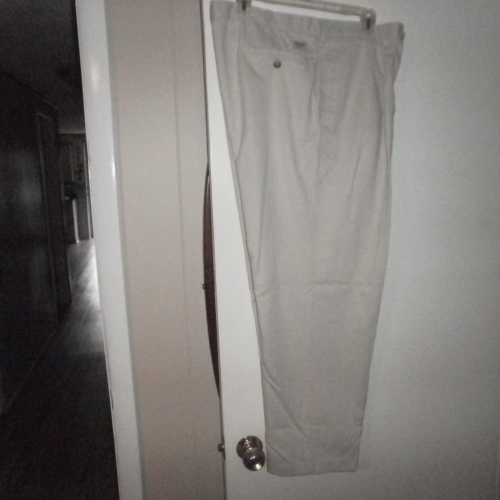 Men's Khaki by Flyers 40" X 30"